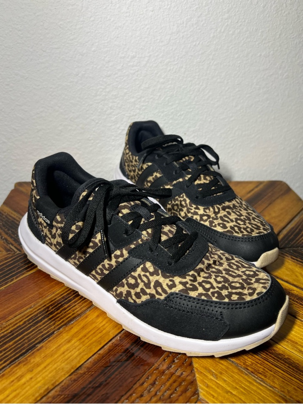 Adidas Retrorun Leopard Print Women's Athletic Sneakers, Tennis Shoes, 7.5